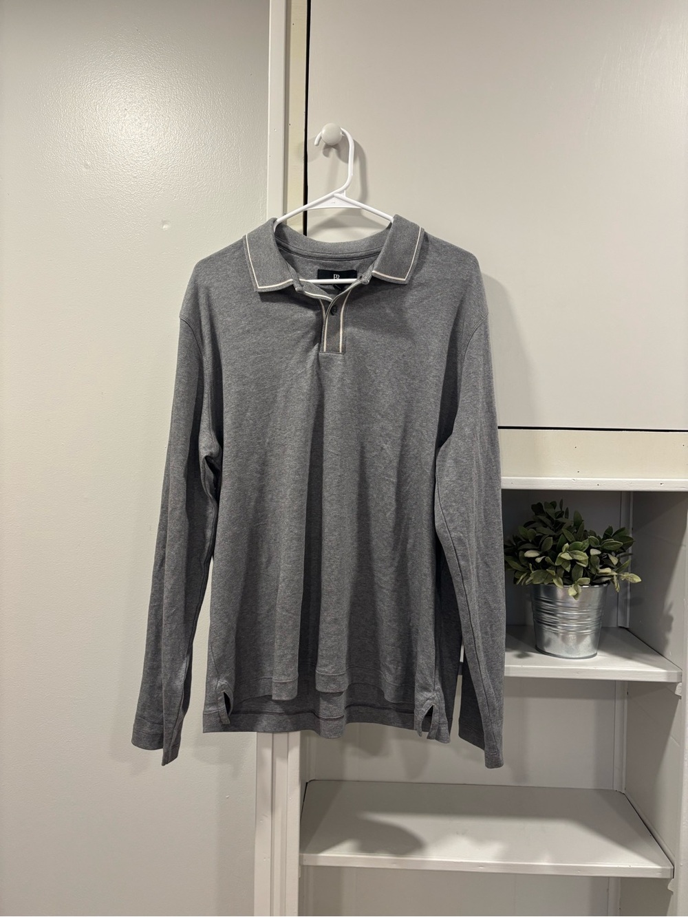 Banana Republic Men's Grey Long-Sleeve Polo with Contrast Trim